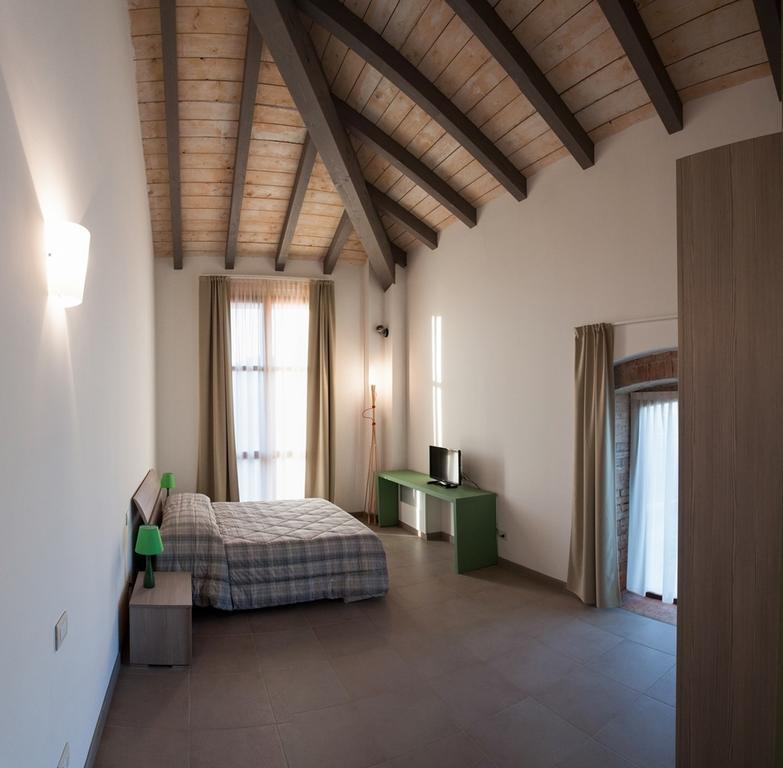 Agriturismo Mascudiera Fiorenzuola dʼArda Szoba fotó
