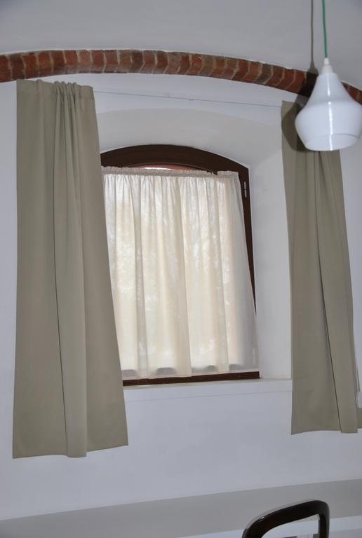 Agriturismo Mascudiera Fiorenzuola dʼArda Szoba fotó